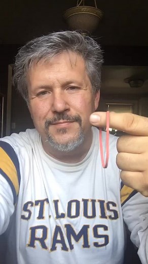 #foryourpage #fyp #magic #magictrick Elastic Fun. Hope u enjoy. Go follow @gogocuerva Great Magician 🎩