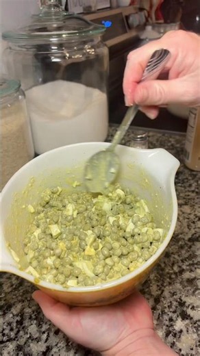 Garden pea salad is a southern staple especially in the summer. #dirtysouth_mama #easysidedish