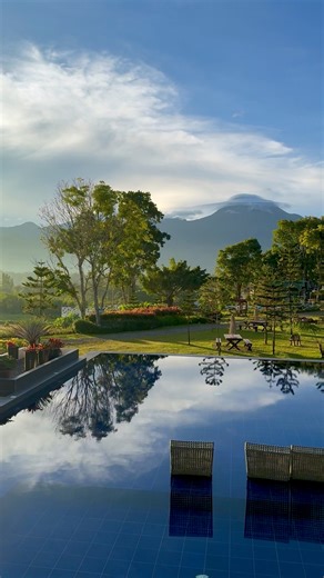 📍Kapatagan, Digos City - Philippines 🇵🇭 The Cool Escape Beneath Mount Apo Just an hour from Digos City lies Kapatagan, a highland haven nestled at the foot of Mount Apo. With its cool mountain breeze, pine-lined roads, and stunning views, it’s the perfect escape from the heat and noise of the city. Wake up to sea-of-cloud mornings, sip locally grown Mount Apo coffee, and explore charming spots like Camp Sabros and Montefrio Garden Resort. You can even pick fresh strawberries and vegetables st