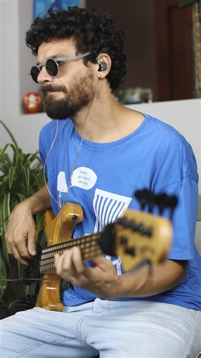 Giuliano covert *Ghostbusters* van Ray Parker Jr. (de iconische titelsong van de film uit 1984) 🎶👻 Laat in de comments weten wat je ervan vindt en geef Giuliano wat liefde! | Thomann