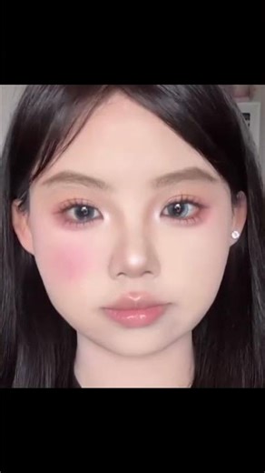 How to Use a Blush Brush: Easy Blush-On Application Tips