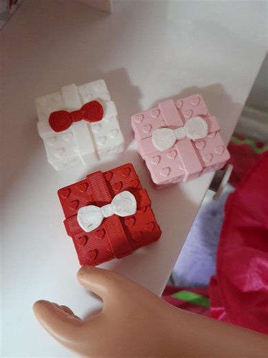 18 Inch Doll Scale 3 Pcs Miniature Valentines Heart Gift Boxes for a Dollhouse, Pink, Red, and White Mini Presents With Bow, Chocolate Box - Etsy
