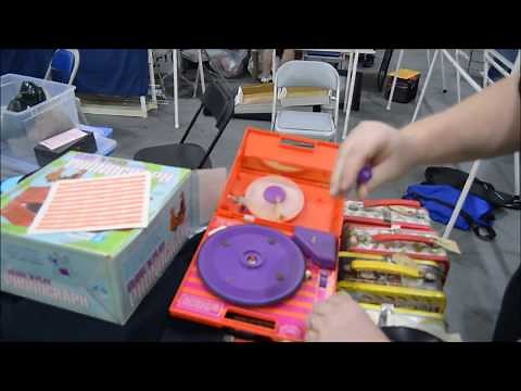 Our test of a 1972 Kenner Close 'N Play record player