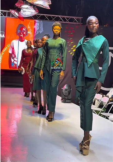 Fashion Showcase by Cobina Max College Graduates