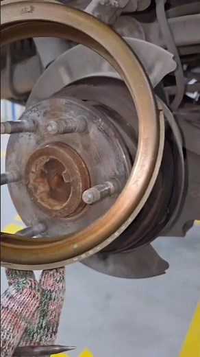 GMC rear Parking brake shoe replacementguide #automotive #mechanic #usa #shortsfeed