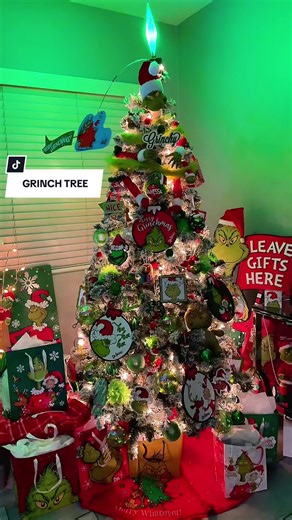 The Grinch christmas tree 2025 #grinchmas2025 #TheGrinch #thegrinchtiktok #grinchmas