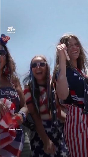 Fans Light Up Los Angeles During USA vs. Paraguay