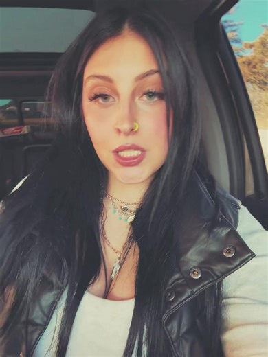 La historia de la chica secundaria en el barrio