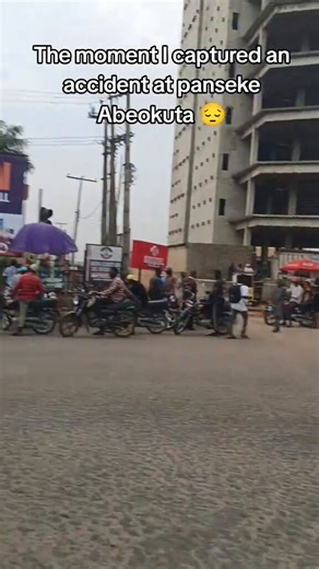 Whoever recorded this video is an example of a terrible citizen though informed. And i wish there was some sort of legal implications for people like this. He is aware of the existence of Ogun State ambulance services (two ambulance in 4-7mins distance to that place), he knew they could be called to action, yet his primary concern is that he captured the moment on video. People should learn to condemn idiots like this and prioritize human lives over tik-tok viral moments. In this situation, i wo