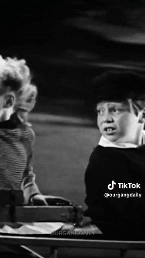 The Gang races rich-kid Jerry in their makeshift fire engine in HI'-NEIGHBOR! (1934) 🎥⭐ #ourgang #thelittlerascals #littlerascals #ourgangdaily #originallittlerascals #goodolddays #comedy #vintage #retro #classic #nostalgia #oldhollywood #childactors #cute #1930s #fyp #fypシ #foryou #jerrytucker #matthewbeard #stymie #wallyalbright #petethepup