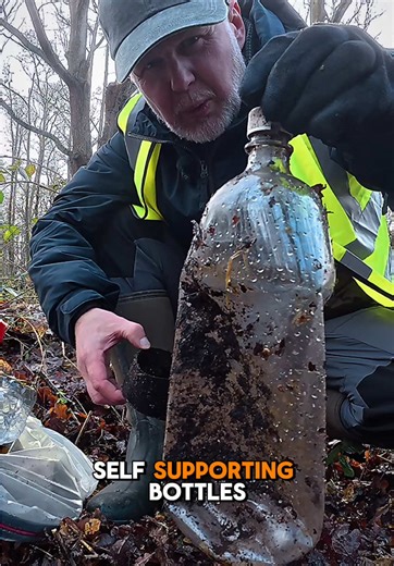 It’s crazy to think that many plastic bottles used to have an additional plastic ‘cup’ glued to the base to enable the bottles to stand up. This bottle I found today is at least 30 years old! This stuff doesn’t just disappear. We need to do better… much better in looking after our environment and thinking about future generations. 🚯🌍🗑️ #bethechange #oldlitter #vintagelitter #plasticpollution