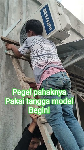 Tangganya mengkhawatirkan #acbinjai #serviceacbinjai #airconditioner #viral