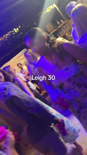 chris was being a diva 👩‍🎤 #flirty30 #birthdaygirl #dancer #fyp #thirtyflirtyandthriving