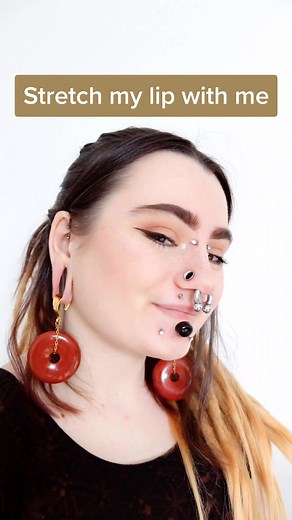 #stretching my #labret #piercing to 13.5mm #septum #facialpiercings #stretchedlabret #stretchedlobes #alttiktok #alt #stretchedears #stretched #stretchedpiercings #lippiercing #labretpiercings #facialpiercings #stretchednostrils #nosepiercing #bodymods #foryoupage #bodymodification #altgirl #bridgepiercing #plugs #goblincore #piercingvideo #piercing #piercings #piercingtutorial #alternativestyle #earweights #alternative #girlswithgauges #stretchedseptum #uk #fypシ #earhangers #piercingfreak #stre