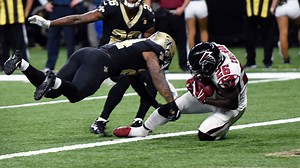 Tevin Coleman splits two defenders for TD catch