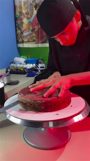 24K views · 1.5K reactions | Pastel red velvet decoración #redvelvet #cake #pastel #viralvideo #virals #latinos #chef #reelsviralシ | Gio pastelero | Facebook