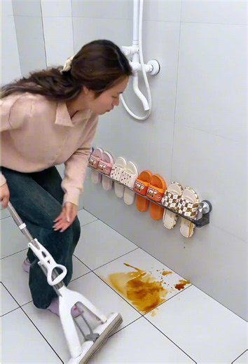 Versatile Retractable Suction Cup Towel Rack