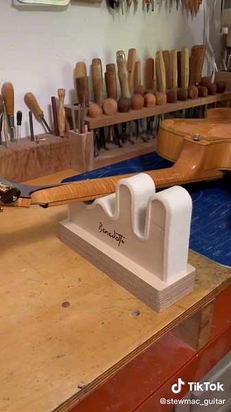 Benedetto Guitar Neck Rest - Ultimate Support for Your Instrument