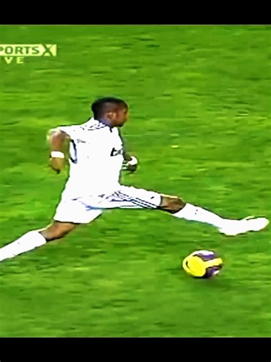 Robinho skills: best dribbles and tricks compilation