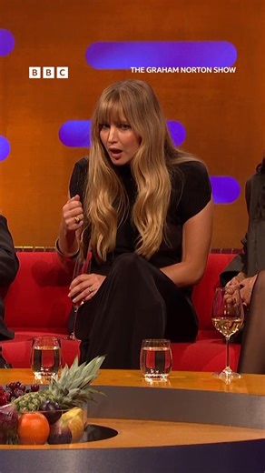 Jennifer Lawrence Fed Robert Pattinson... From The Bin THE GRAHAM NORTON SHOW: Together on Graham's sofa: rock legend Bruce Springsteen and The Bear star Jeremy Allen White, who plays Bruce in the new biopic Springsteen: Deliver Me from Nowhere; Oscar winner Jennifer Lawrence, starring in psychological drama Die My Love; and Tessa Thompson (Thor, Men in Black) taking the lead in Hedda, a bold reimagining of Ibsen's Hedda Gabler. #GrahamNorton #Celebrity #JenniferLawrence #Interview | BBC