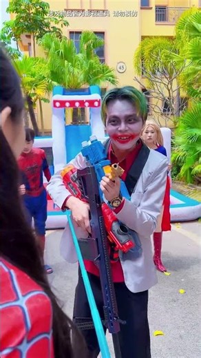 小丑利用时间来阻止强大的蜘蛛女#joker#short#kpopdemonhuters#cosplay