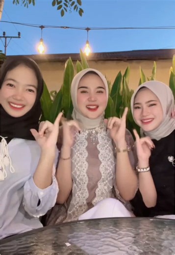 Hi, ini ubell (@panggilajaubell_)’s videos with suara asli - Jen low - Jen gaz16