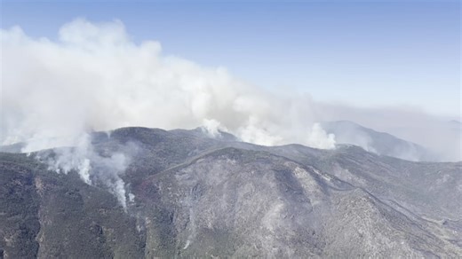 Hottest day in years recorded across southern Australia as bushfire warnings remain