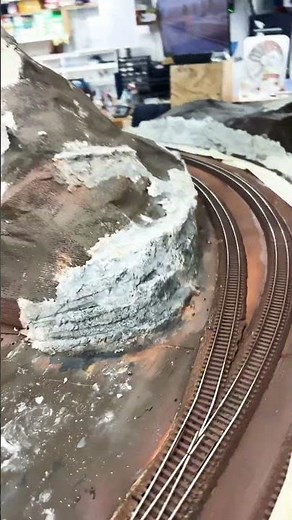 SCULPTAMOLD MOUNTAINS! #hobby #diy #trains #trainset #hoscale #conraol