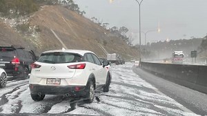 Hail and heavy rain hit Adelaide and the Adelaide Hills as storms roll through South Australia