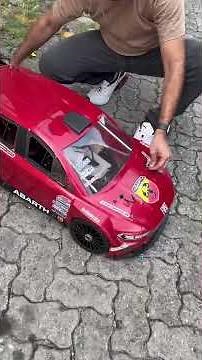 Fui com meu automodelo MCD XR5 MAX PRO no posto e pedi para o frentista encher o tanque de gasolina