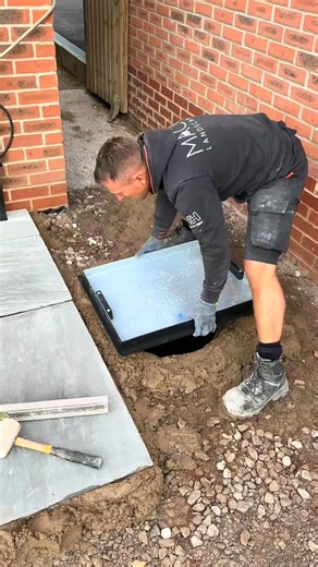 How to do a recessed manhole cover! #landscaping #landscaper #diy #pa... | Galamoto