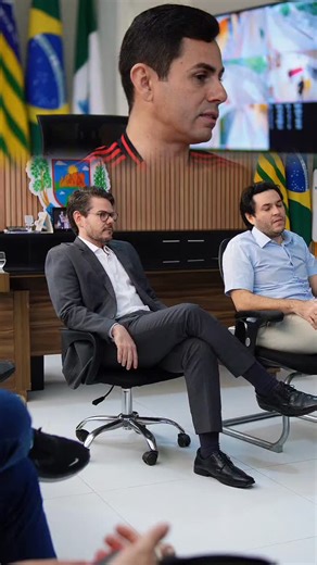 Portal Web Tv Castelo on Instagram: "Aconteceu na manhã desta quarta-feira (17), na Prefeitura de Castelo do Piauí, uma importante reunião com prefeitos e representantes dos municípios que integram o Aglomerado 6 da região dos Carnaubais. O encontro teve como pauta a construção de um consórcio intermunicipal para viabilizar a implantação de uma Estação de Transbordo de Resíduos Sólidos, um projeto inovador que busca dar uma solução definitiva ao problema do lixo a céu aberto, trazendo mais suste