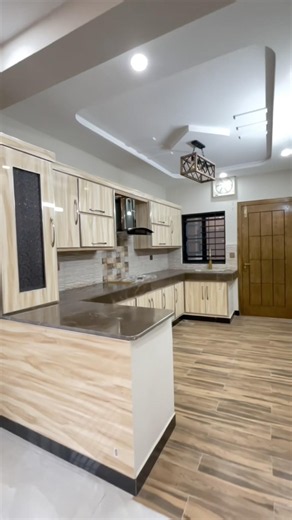 Kitchen Design 🏠 #hallmarkrealtor #houseforsale #villa #luxuryhomestour