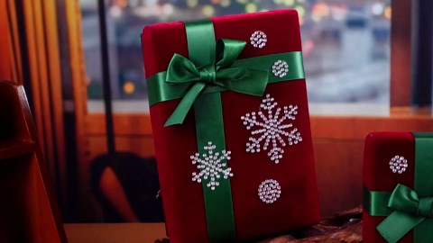 Epakh 84 Pcs Winter Snowflake Stickers for Holiday Envelope Rhinestone Glitter Snowflake Stickers Winter Silver Decal for Wonderland Craft Window Clings Gift Decoration Supplies, 4 Sheets