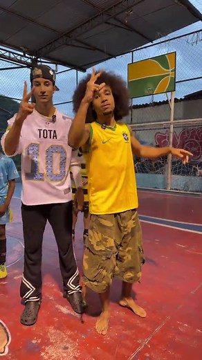 Explore the Tota Dance Trend in Brazil