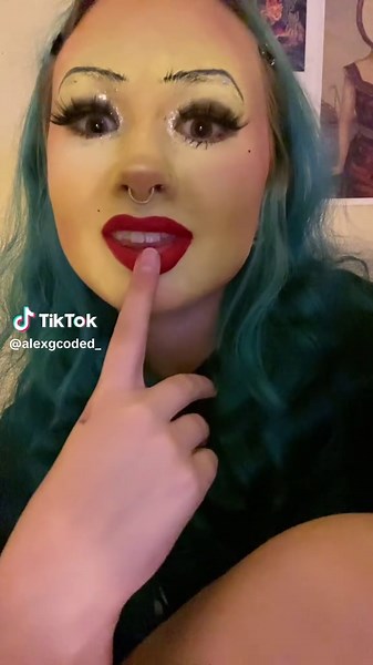 Creative Funky Makeup Ideas for Alternative Styles