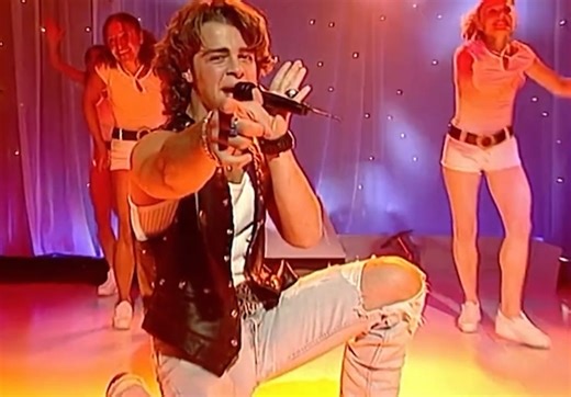 Joey Lawrence performing Nothin' My Love Can't Fix on Top of the Pops in 1993 | We Don't Wanna Grow Up Podcast