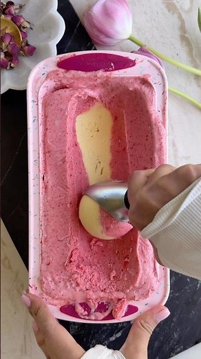 You only need 3 ingredients to make this healthy Mango Strawberry Sorbet #fruit #fooddolls