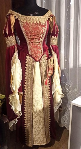 Red Velvet Renaissance Dress – Luxury Medieval Gown, Gothic Queen Costume, Handmade Corset Dress, Fantasy Bridal Look - Etsy