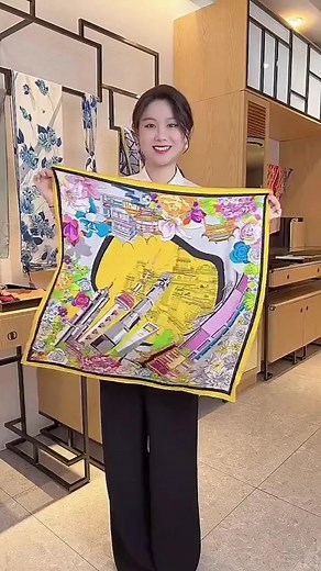 178K views · 2K reactions | #classic and #beautiful, that’s my style #scarfstyles #mystyle #silkscarf #scarves #whattowear #fashionstyle #howt | Masterbate69 | Facebook