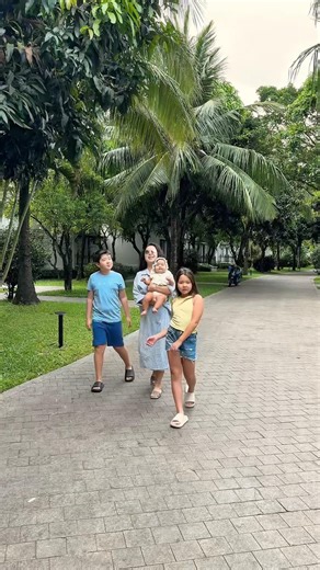 Pure Happy Moments 🤍 #familyvlog #worldwidetravel #usatrip #phuquoc #vinpearl #shorts #aliayaais