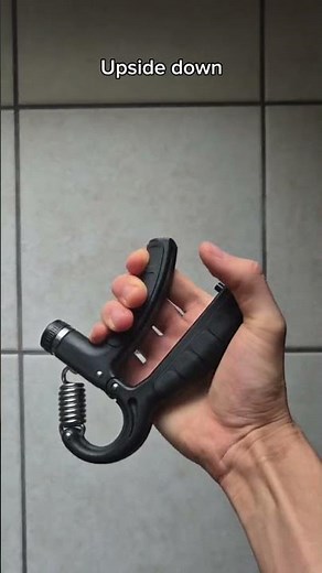 How To Use The Hand Gripper 💢💪 #handgripper #forearms #veins #gripstrength