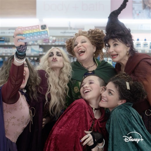 66K views · 2K reactions | When you’ve been resurrected for five minutes and already mastered the art of selfies  彩 #HocusPocus2 now streaming on Disney+. | Disney+ | Facebook