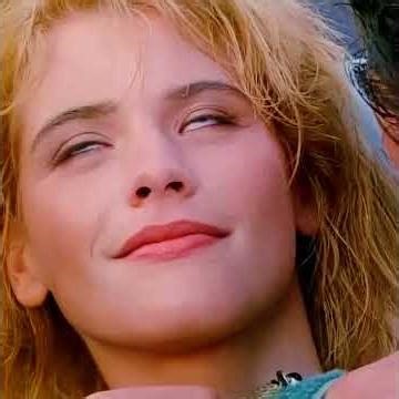 ছেলেটি পুতুলকে স্পর্শ করতেই সেটি যখন মানুষ হয়ে যায় 😱