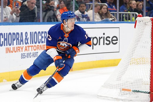 Islanders’ Mat Barzal undergoes procedure on kneecap with return timeline murky