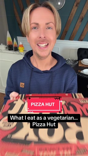 My Haunt Box from Pizza Hut! 🍕 @Pizza Hut #pizza #pizzalover #mukbang #lunchideas #vegetarian