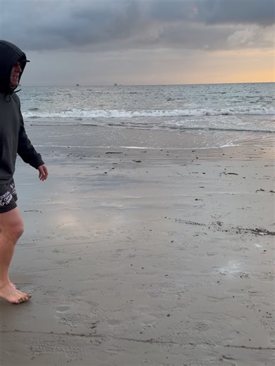 Stephen Amell on Reels