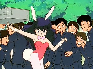 Head-Turning Beauty - TV Tropes