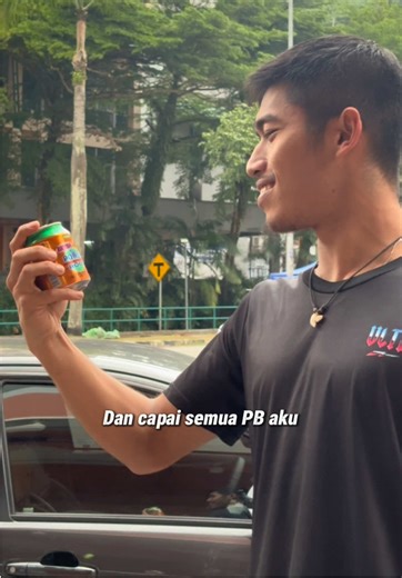 Setiap kali aku keluar lari, memang akan fuel up dengan Extra Power Root ⚡ Sekarang ni Power Root ada buat peraduan Vroom Vroom Raya Penuh Gaya, dengan RM10 je, korang dah ada peluang menang Yamaha Y16 atau Yamaha NVX 🤩 Caranya pun senang: Belanja RM10, simpan resit, scan QR code & hantar gambar resit. That’s it. Mana tahu rezeki korang dapat motor atau RM500 cash 💸🏍️ #PowerRoot