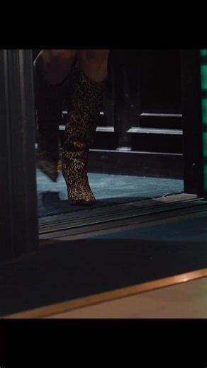 L'assassin de la salle de bain : Découvrez la suite !